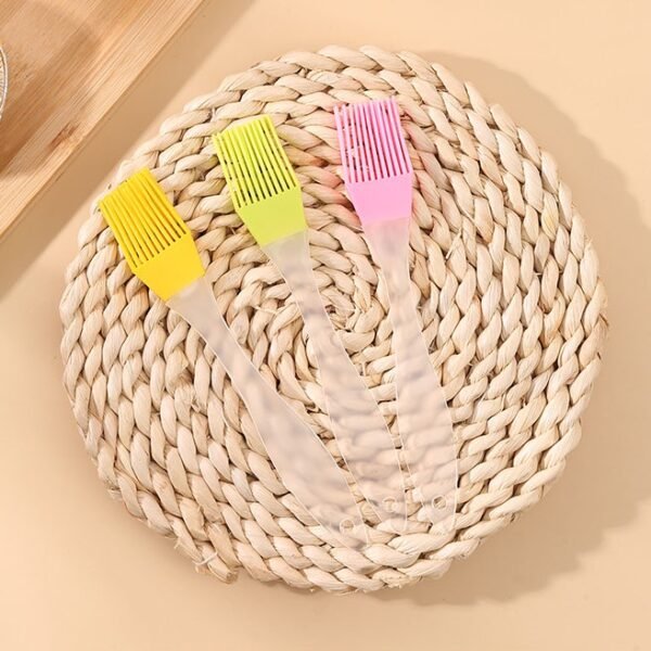 Polesan Kue Silikon Warna Random 15cm Stainless Steel