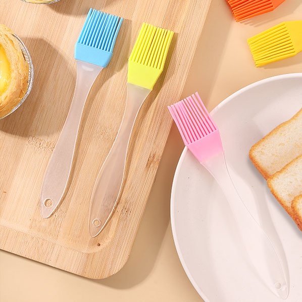 Polesan Kue Silikon Warna Random 15cm Stainless Steel