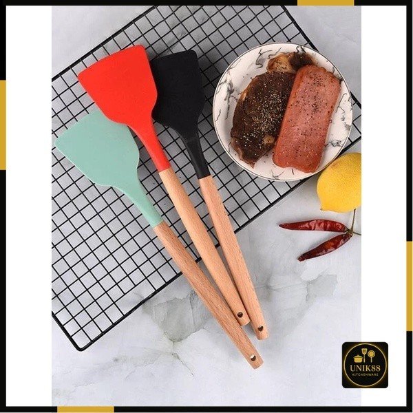 Spatula Silicone Gagang Kayu Tahan Panas